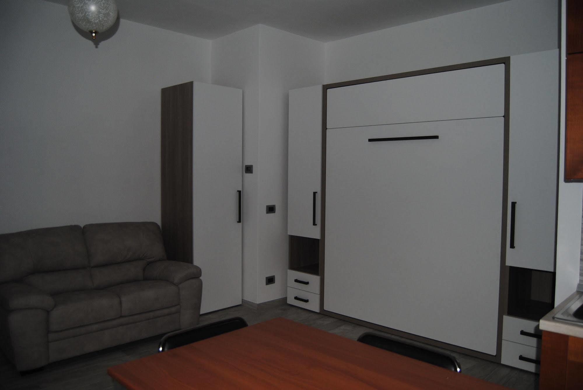 לצנו B&B Sosta Sul Lago מראה חיצוני תמונה