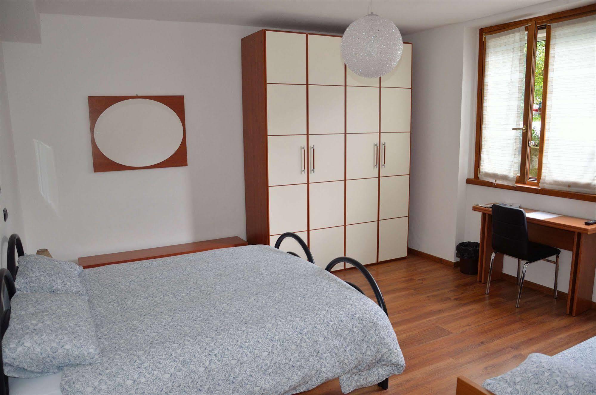 לצנו B&B Sosta Sul Lago מראה חיצוני תמונה